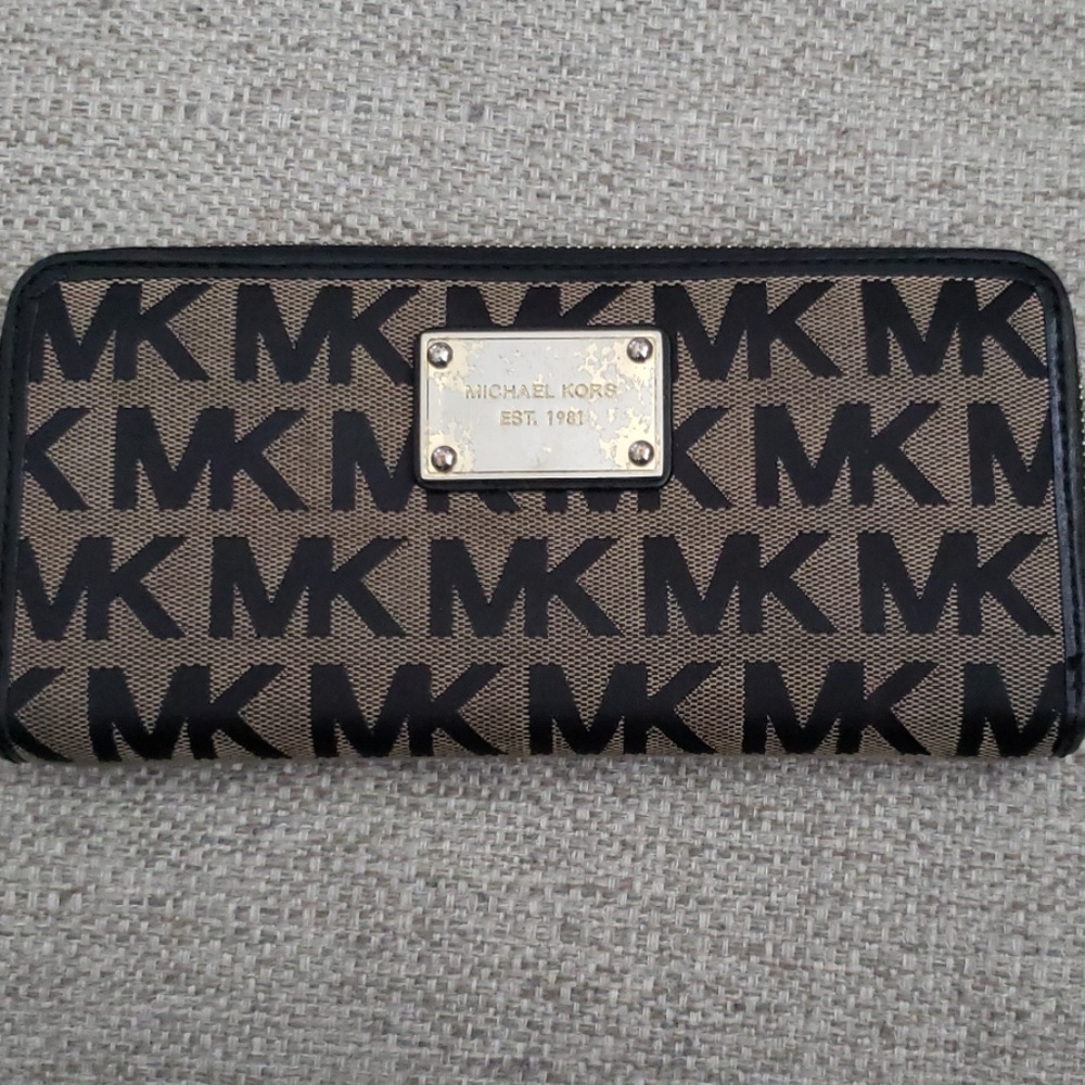 Michael Kors wallet